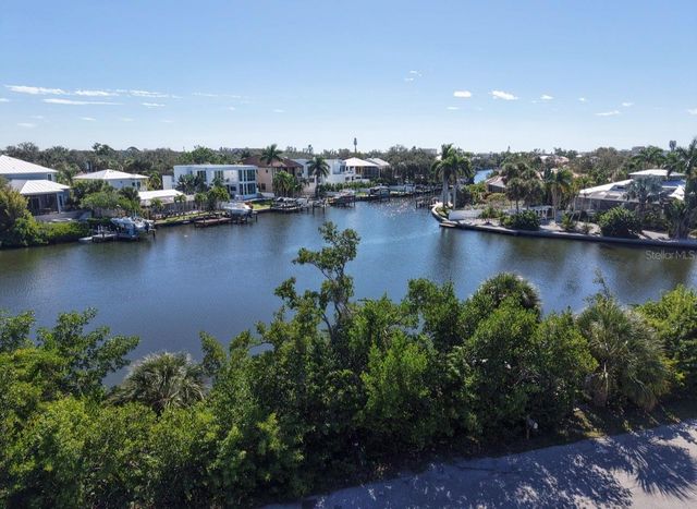 671 AVENIDA DEL NORTE, Sarasota, FL 34242