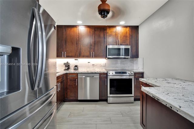 950 Hillcrest Dr 414, Hollywood, FL 33021