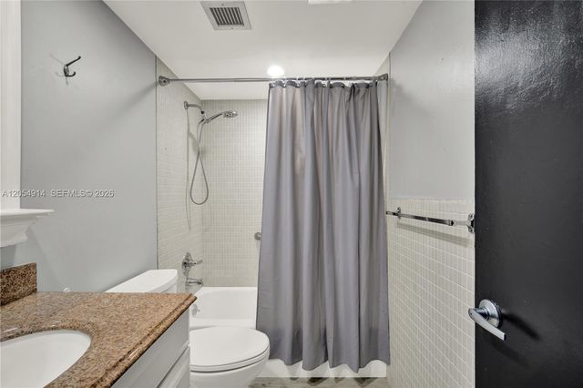 950 Hillcrest Dr 414, Hollywood, FL 33021