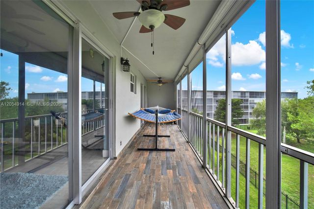 950 Hillcrest Dr 414, Hollywood, FL 33021