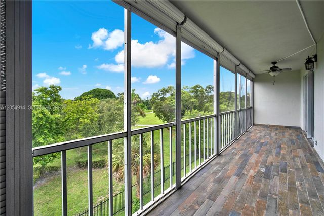 950 Hillcrest Dr 414, Hollywood, FL 33021