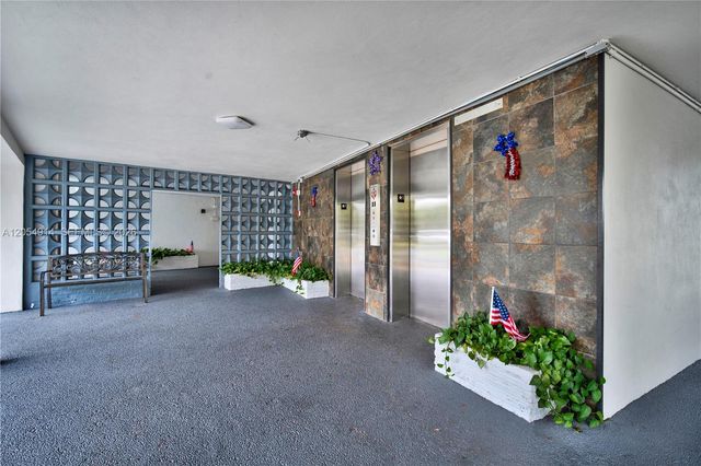 950 Hillcrest Dr 414, Hollywood, FL 33021