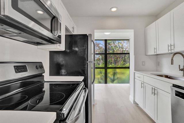 1040 Homewood Boulevard L202, Delray Beach, FL 33445