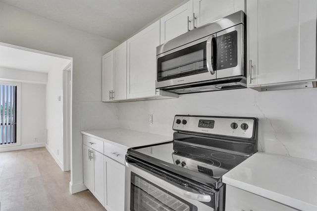 1040 Homewood Boulevard L202, Delray Beach, FL 33445