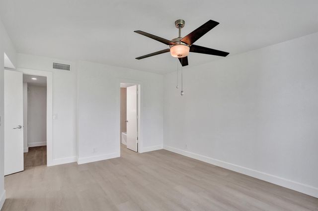 1040 Homewood Boulevard L202, Delray Beach, FL 33445