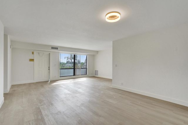 1040 Homewood Boulevard L202, Delray Beach, FL 33445