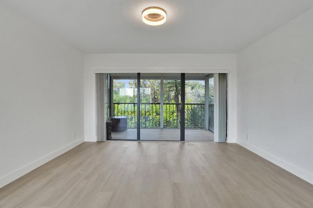 1040 Homewood Boulevard L202, Delray Beach, FL 33445