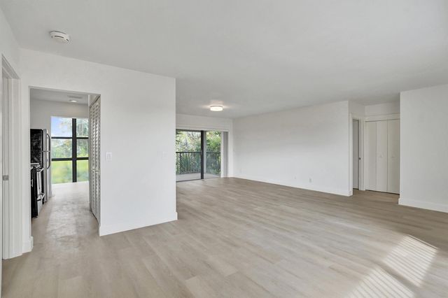 1040 Homewood Boulevard L202, Delray Beach, FL 33445