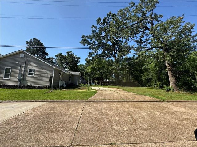 1611 HENRY Street, Pineville, LA 71360