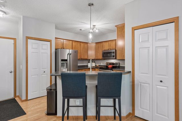 11025 Oak Grove Circle C, Woodbury, MN 55129