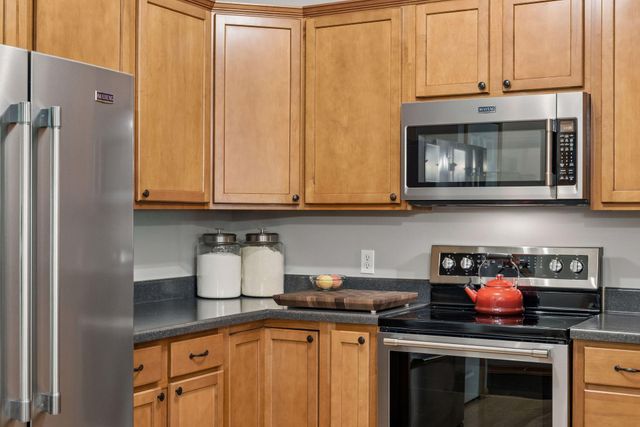 11025 Oak Grove Circle C, Woodbury, MN 55129