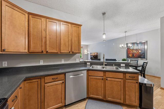 11025 Oak Grove Circle C, Woodbury, MN 55129
