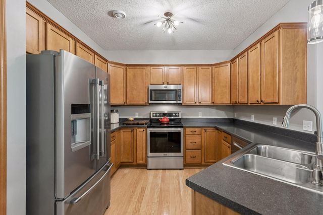 11025 Oak Grove Circle C, Woodbury, MN 55129