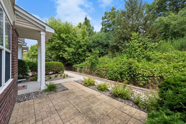 11025 Oak Grove Circle C, Woodbury, MN 55129