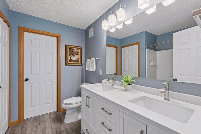 11025 Oak Grove Circle C, Woodbury, MN 55129