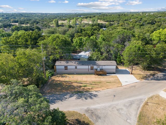1121 Pawnee Trail, Granbury, TX 76048