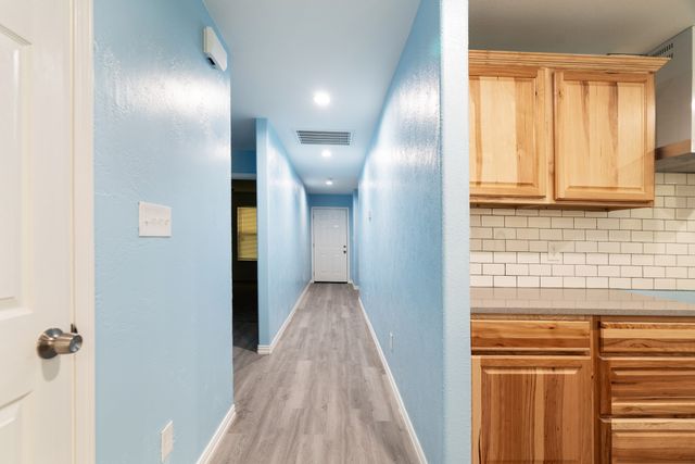 610 W Austin Street, Paris, TX 75460