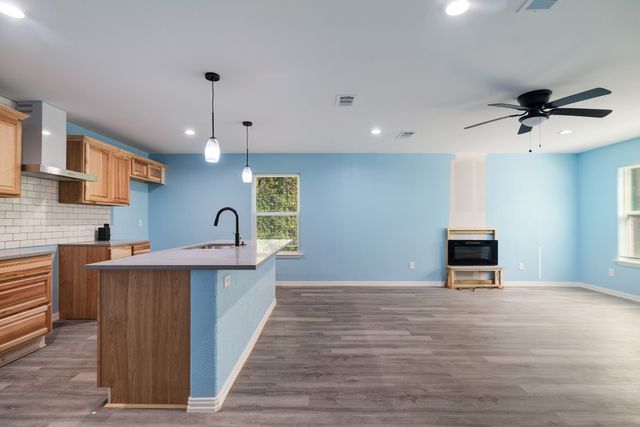 610 W Austin Street, Paris, TX 75460