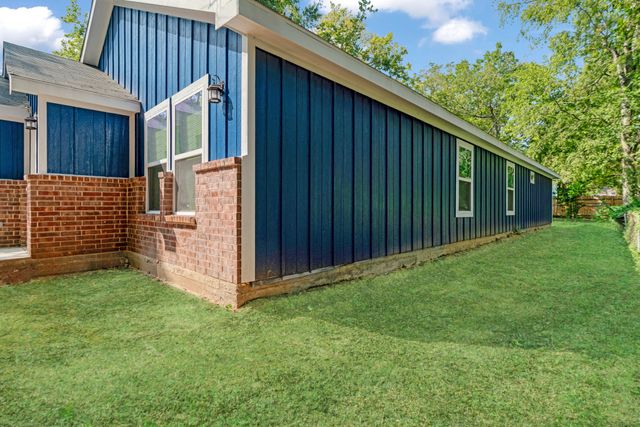 610 W Austin Street, Paris, TX 75460