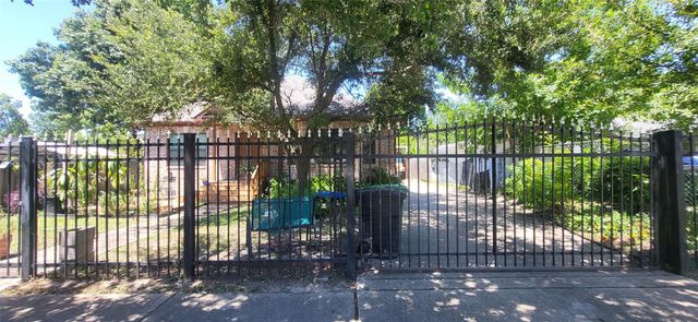 9734 La Vista Drive, Houston, TX 77041