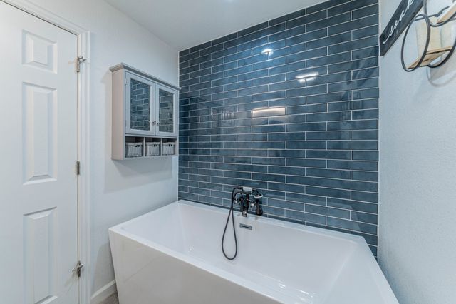 210 Bexar Drive, Highland Village, TX 75077