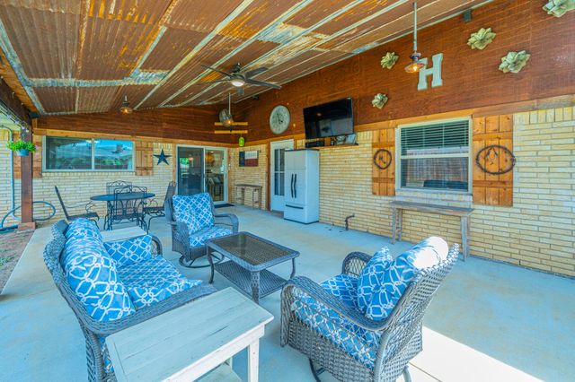 210 Bexar Drive, Highland Village, TX 75077