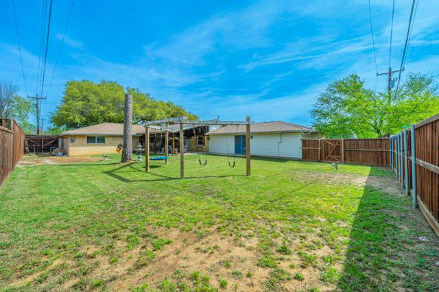 210 Bexar Drive, Highland Village, TX 75077