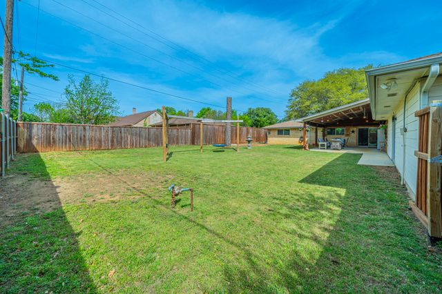 210 Bexar Drive, Highland Village, TX 75077