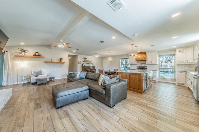 210 Bexar Drive, Highland Village, TX 75077