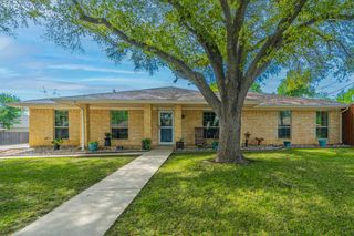 210 Bexar Drive, Highland Village, TX 75077