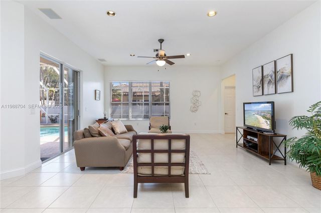 15966 SW 3rd St, Pembroke Pines, FL 33027