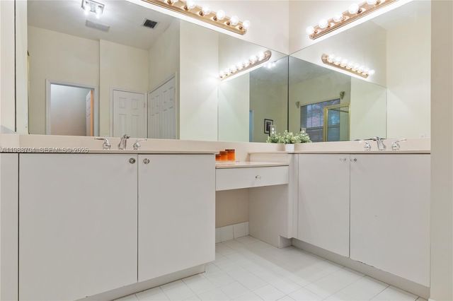 15966 SW 3rd St, Pembroke Pines, FL 33027