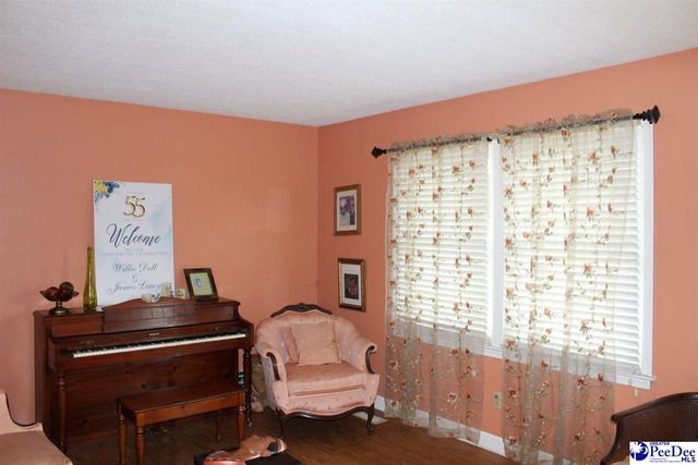 1407 Aaron Cir., Florence, SC 29506