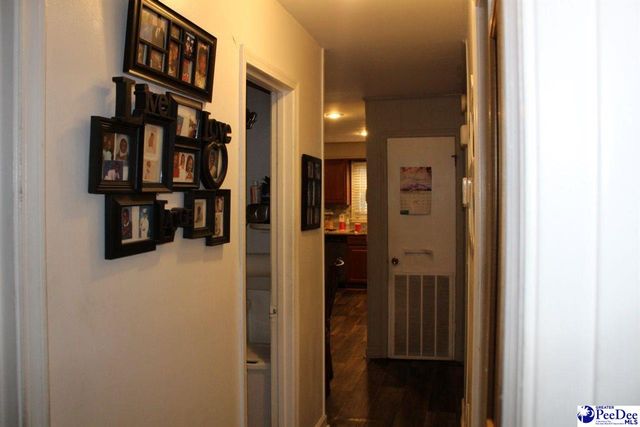 1407 Aaron Cir., Florence, SC 29506