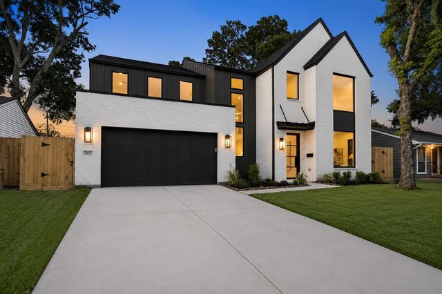 1212 Candlelight Lane, Houston, TX 77018