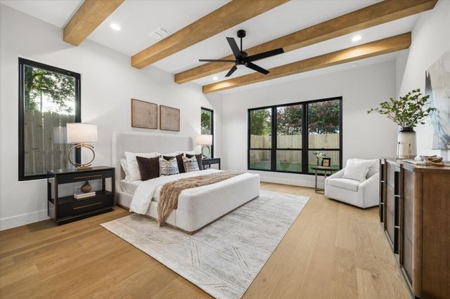 1212 Candlelight Lane, Houston, TX 77018
