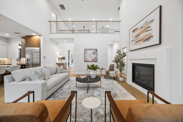 1212 Candlelight Lane, Houston, TX 77018