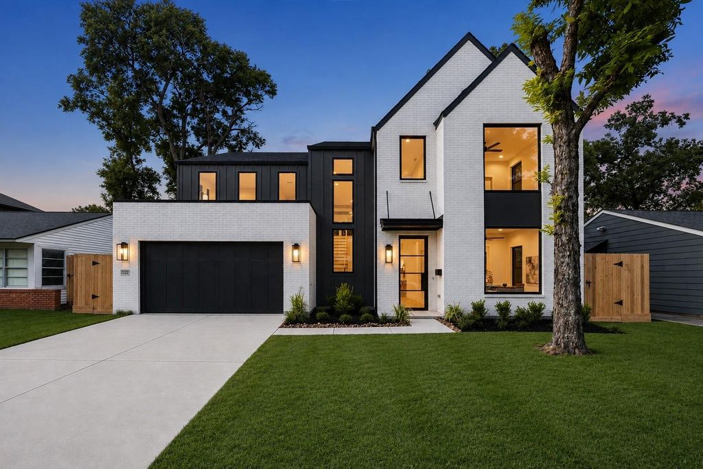 1212 Candlelight Lane, Houston, TX 77018