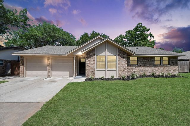 3206 Woodstone Drive, Baytown, TX 77521