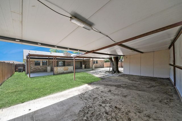 3206 Woodstone Drive, Baytown, TX 77521