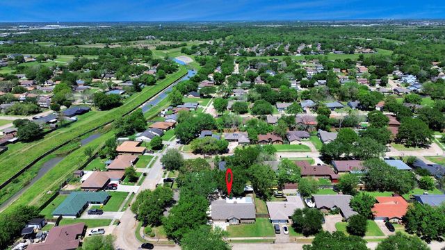 3206 Woodstone Drive, Baytown, TX 77521