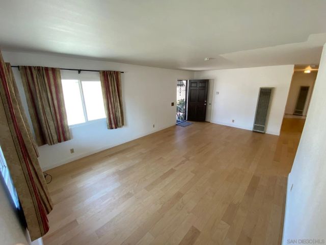 1475 Tarbox St, San Diego, CA 92114