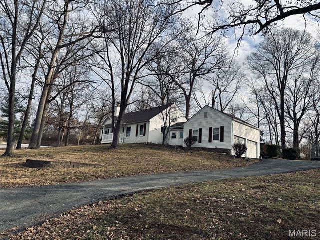 308 Forest Parkway, Manchester, MO 63021