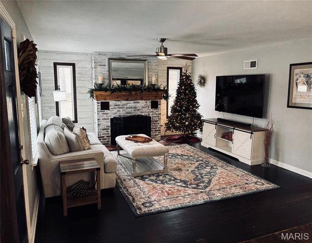 308 Forest Parkway, Manchester, MO 63021