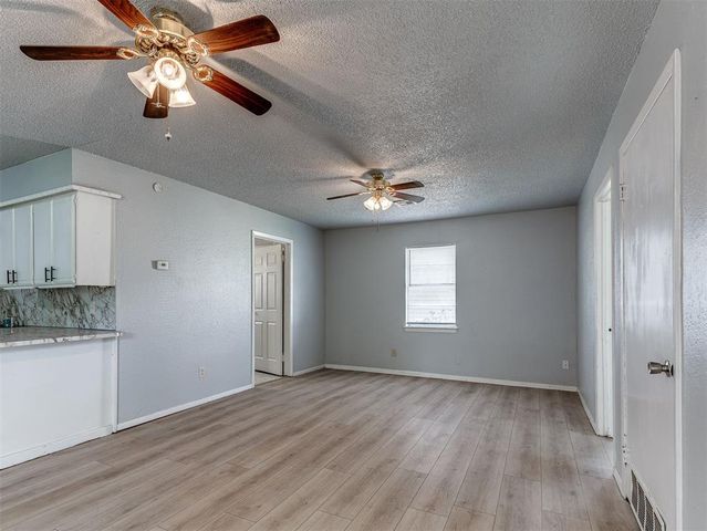 137 N O Avenue, El Reno, OK 73036