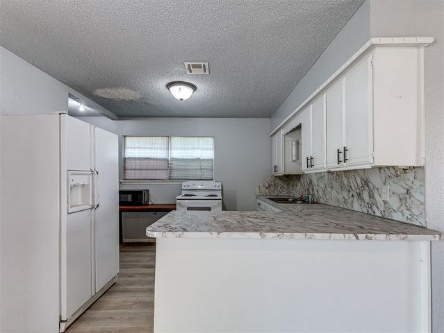137 N O Avenue, El Reno, OK 73036