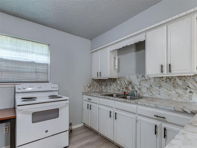 137 N O Avenue, El Reno, OK 73036