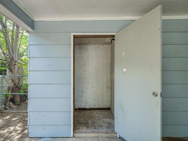137 N O Avenue, El Reno, OK 73036