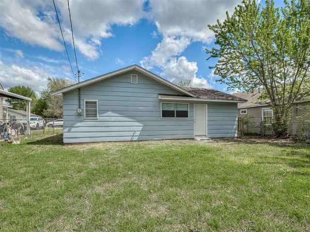 137 N O Avenue, El Reno, OK 73036
