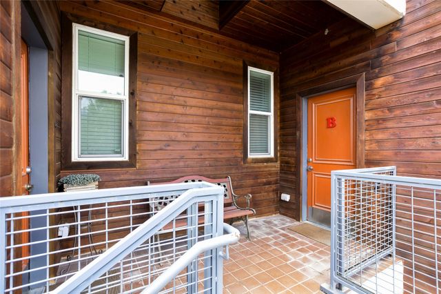 1124 Galveston Avenue B, Fort Worth, TX 76104